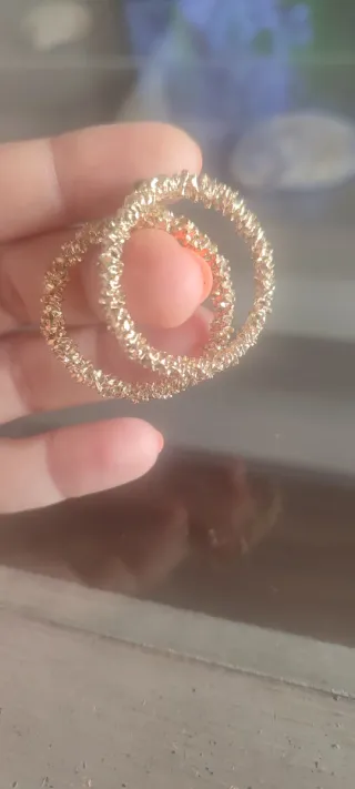 Pendientes Aro Dorados Texturizados sin usar