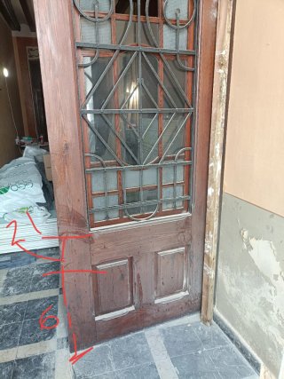 Puerta doble antigua de madera maciza