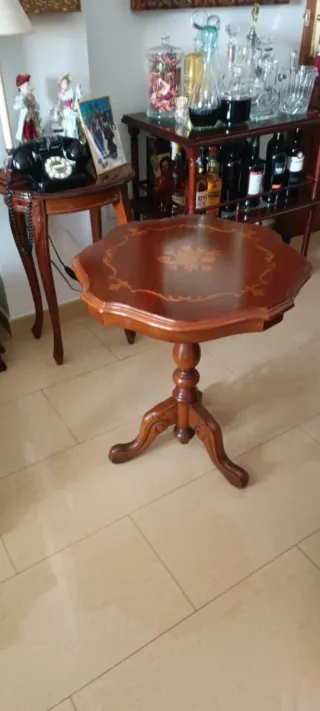 Mesa auxiliar de madera tallada Pack de 2 mesas