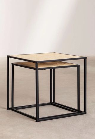 Tavoli nido in rattan e metallo