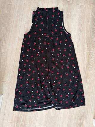 Vestido Pull&Bear floral negro
