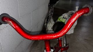 Bicicleta sin pedales Chicco Roja