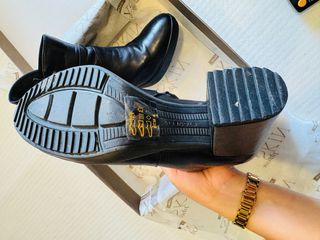 Botas marca Stonefly negras con tacón