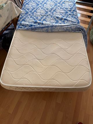 Somier y colchón 90cm + Mesita de regalo