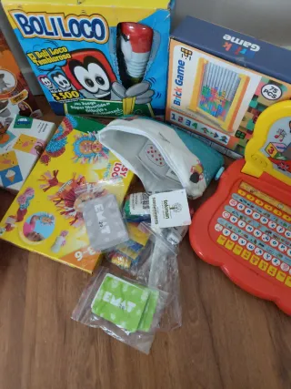 Lote de juguetes educativos y de mesa
