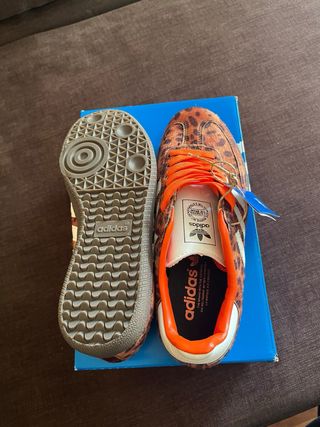 Zapatillas Adidas estampado leopardo naranja