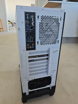 PC Gaming RTX 3070 + Ryzen 5 3600 + 16GB RAM |
