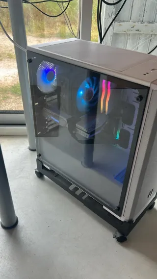 PC Gaming RTX 3070 + Ryzen 5 3600 + 16GB RAM |