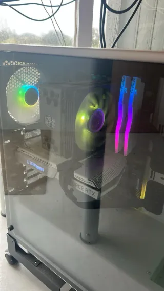 PC Gaming RTX 3070 + Ryzen 5 3600 + 16GB RAM |
