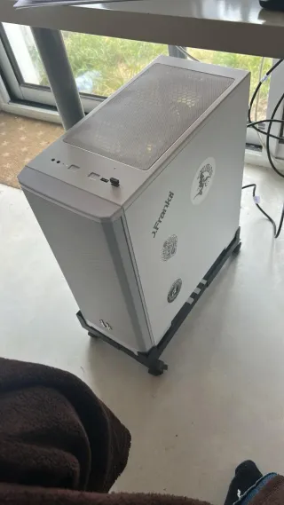 PC Gaming RTX 3070 + Ryzen 5 3600 + 16GB RAM |
