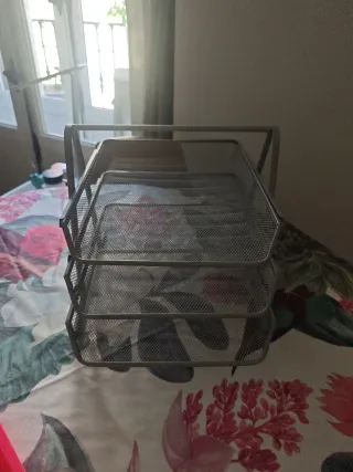 Estantería de oficina metálica gris