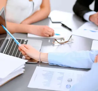 ADMINISTRATIVA AUTÓNOMA
