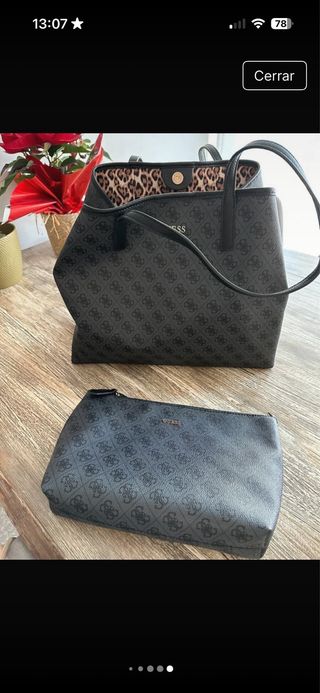 Bolso Guess Negro y Multicolor