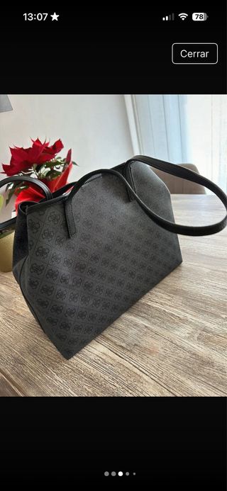 Bolso Guess Negro y Multicolor