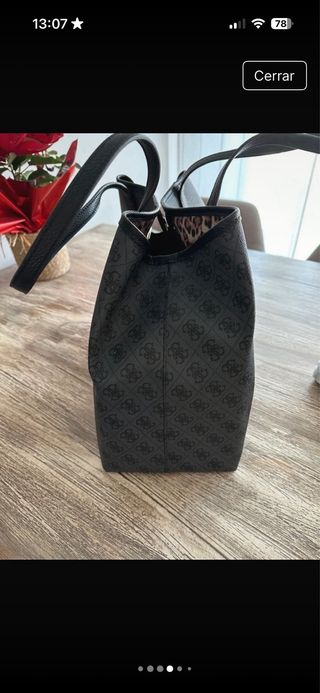 Bolso Guess Negro y Multicolor