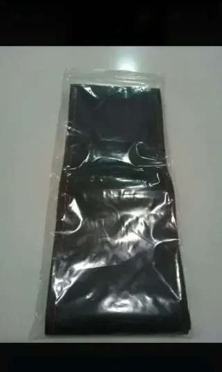 Funda Volante Cuero Costuras Rojas