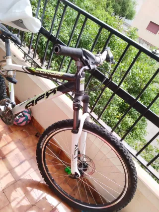 Bicicleta Montaña Blanca y Verde