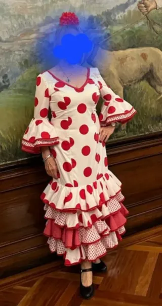 Traje Sevillana lunares rojo y blanco