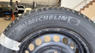 4 Neumáticos Michelin 185/60 R15 con Llantas