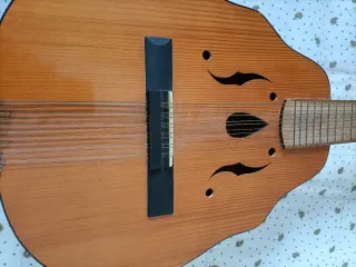 Laúd de 12 cuerdas