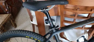 Bicicleta Cube Carbono Montaña