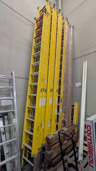 Escalera de seguridad Arisafe-2