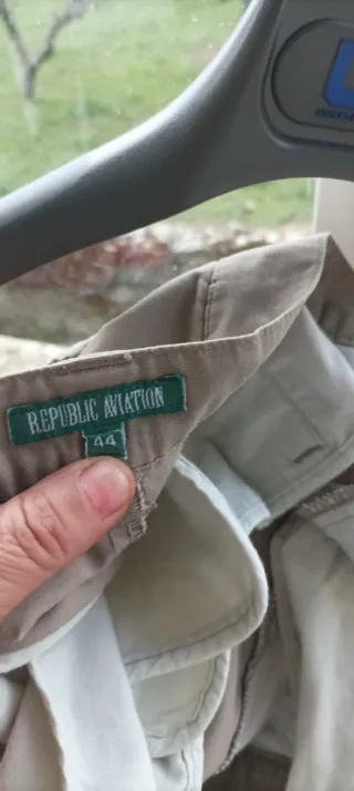 Pantalón cargo hombre beige