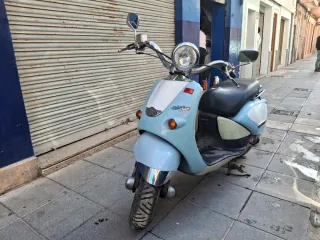 Ciclomotor Aprilia Compay Custom Azul/Blanco