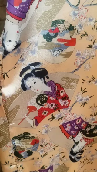 Kimono Largo Satinado Estampado Oriental.