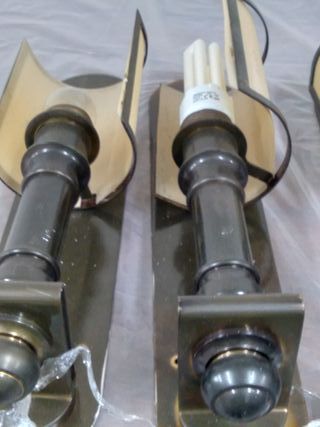 Apliques de pared con bombillas
