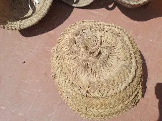 Capazos de esparto artesanales en perfecto estado.
