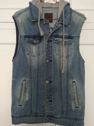 Chaqueta vaquera con capucha J.J.