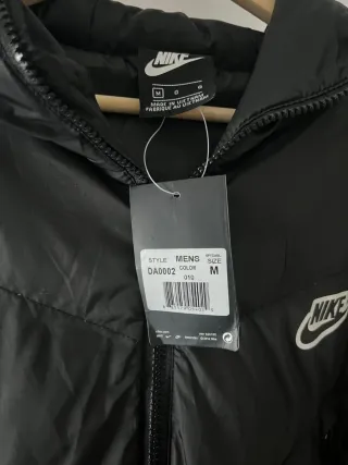 Abrigo Nike Negro con Capucha