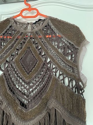 Top Zara con abalorios y flecos