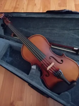 Violín 1/4 con funda y arco