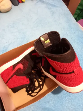 Jordan Rojas y Negras Talla 38