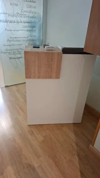 Mueble recepción clínica Blanco - Nogal