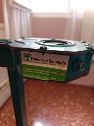 Máquina de encorchar botellas
