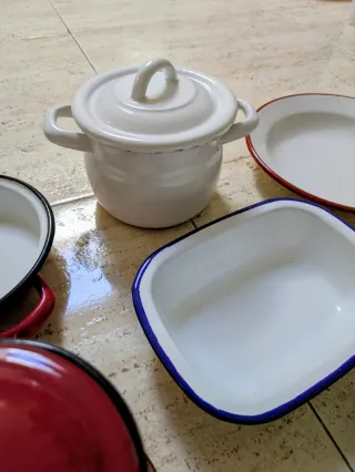 Vajilla Esmaltada Ibili Roja, azul y Blanca