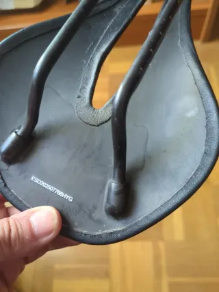 Sillín carbono ultraligero 90g ancho 143mm