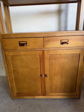 Estantería de madera