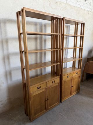 Estantería de madera