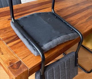 Set di 3 sedie: 2 gialle, 1 grigia