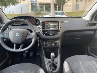 Peugeot 208 2014