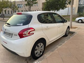 Peugeot 208 2014