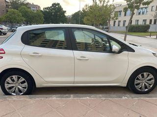 Peugeot 208 2014