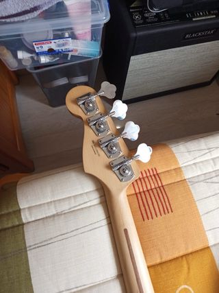 Bajo Fender Jazz Bass + Markbass Marcus