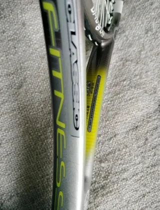 Raqueta de tenis Babolat con funda