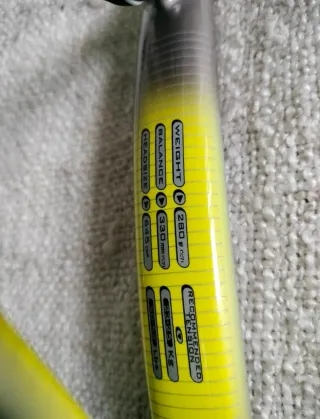 Raqueta de tenis Babolat con funda