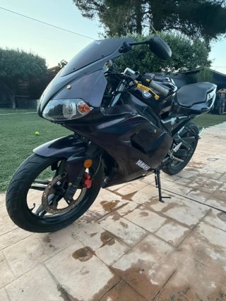 Yamaha TZR